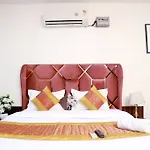 Divine India Service Apartment 3Bhk 1B Saket