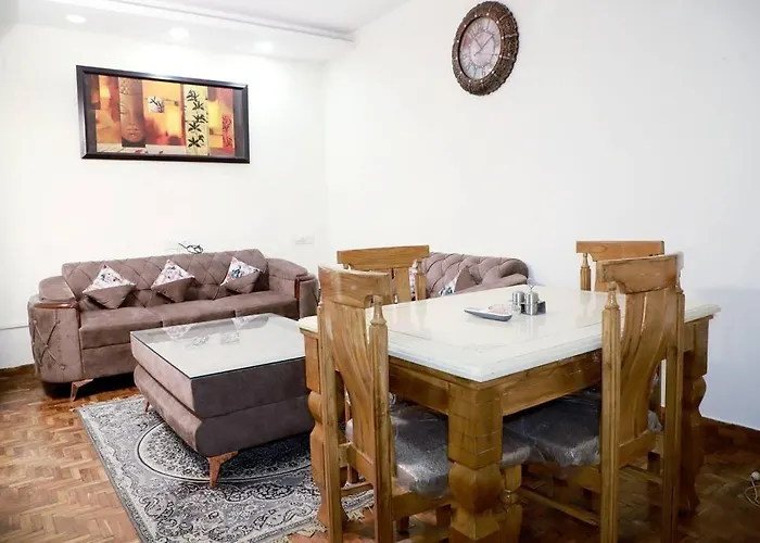 Divine India Service Apartment 3Bhk 1B Saket