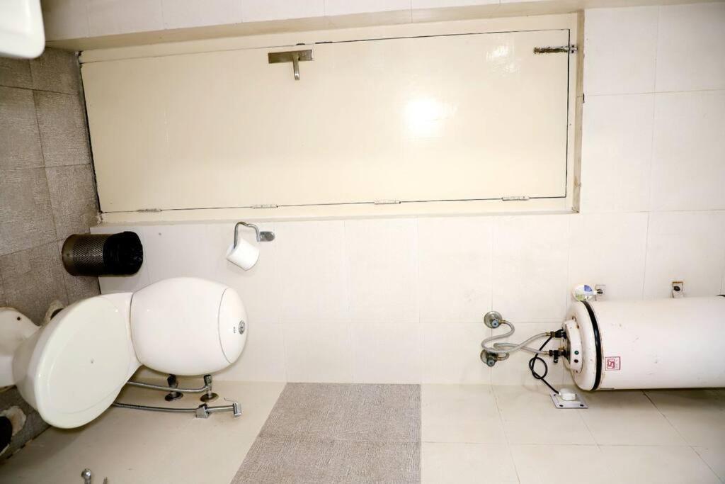 Divine India Service 3bhk 1b Saket *