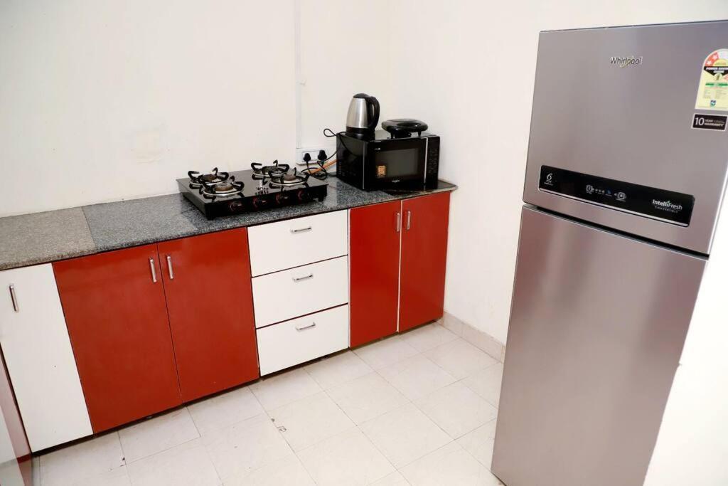 Divine India Service 3bhk 1b Saket Apartment