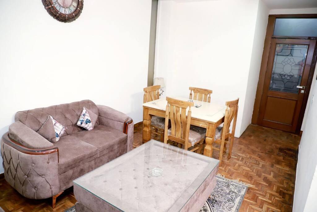 Divine India Service 3bhk 1b Saket Apartment *
